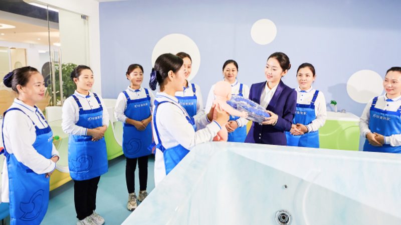产后腹直肌修复：科学训练动作解析