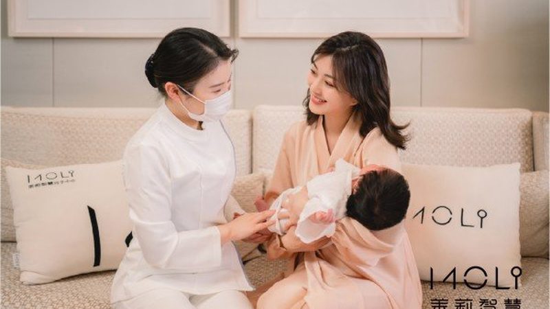 金牌育儿嫂与普通月嫂：育儿路上的专业与温暖