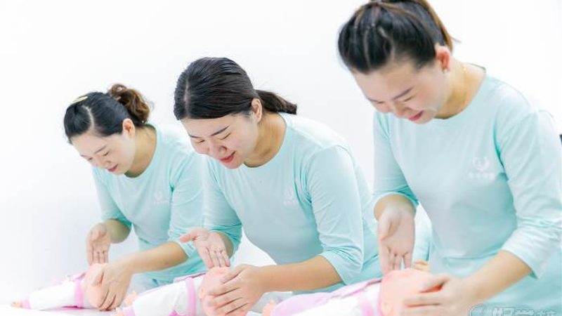 加盟婴儿游泳馆，费用清单里藏着哪些门道